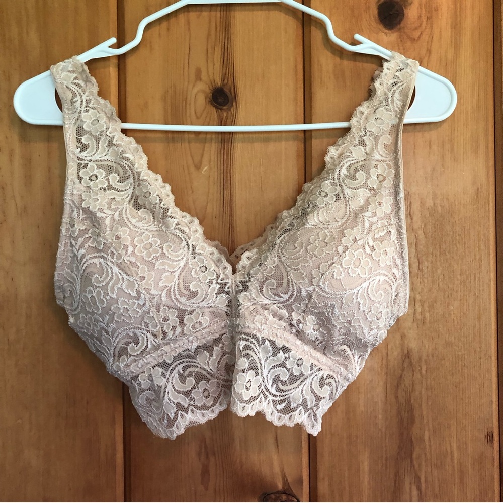 Smart & Sexy lace, cream colored bralette
